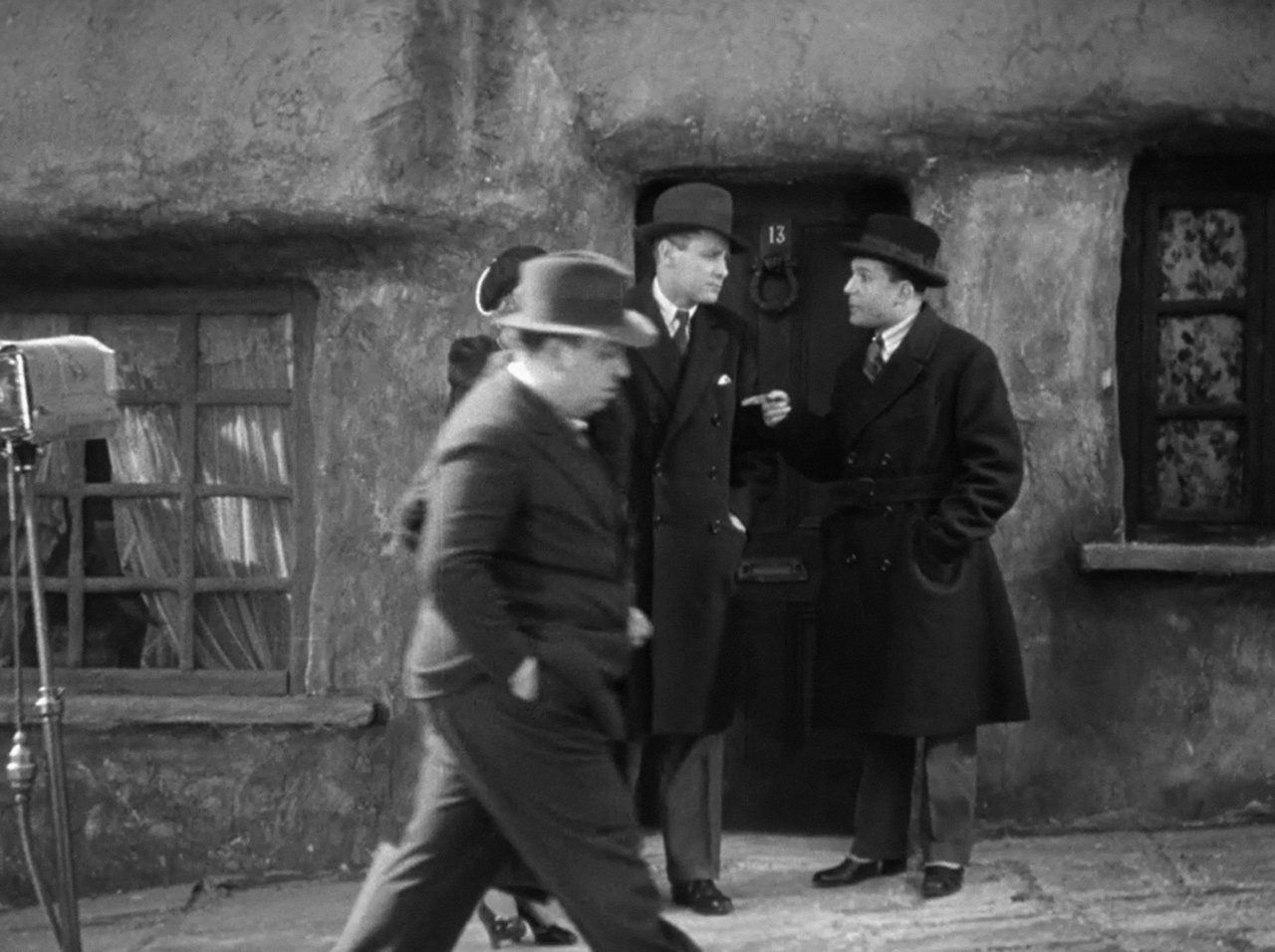 Mord Sir John greif ein - Cameo
